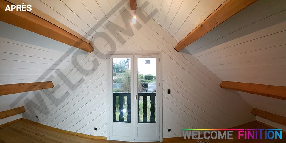 Combles après mise en peinture blanche, poutres conservées apparentes, Welcome Finition