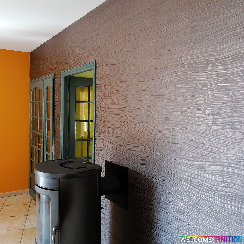Revêtement mural posé dans un couloir par Welcome Finition